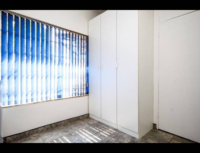 4 BEDROOM HOUSE FOR SALE IN ROOIHUISKRAAL